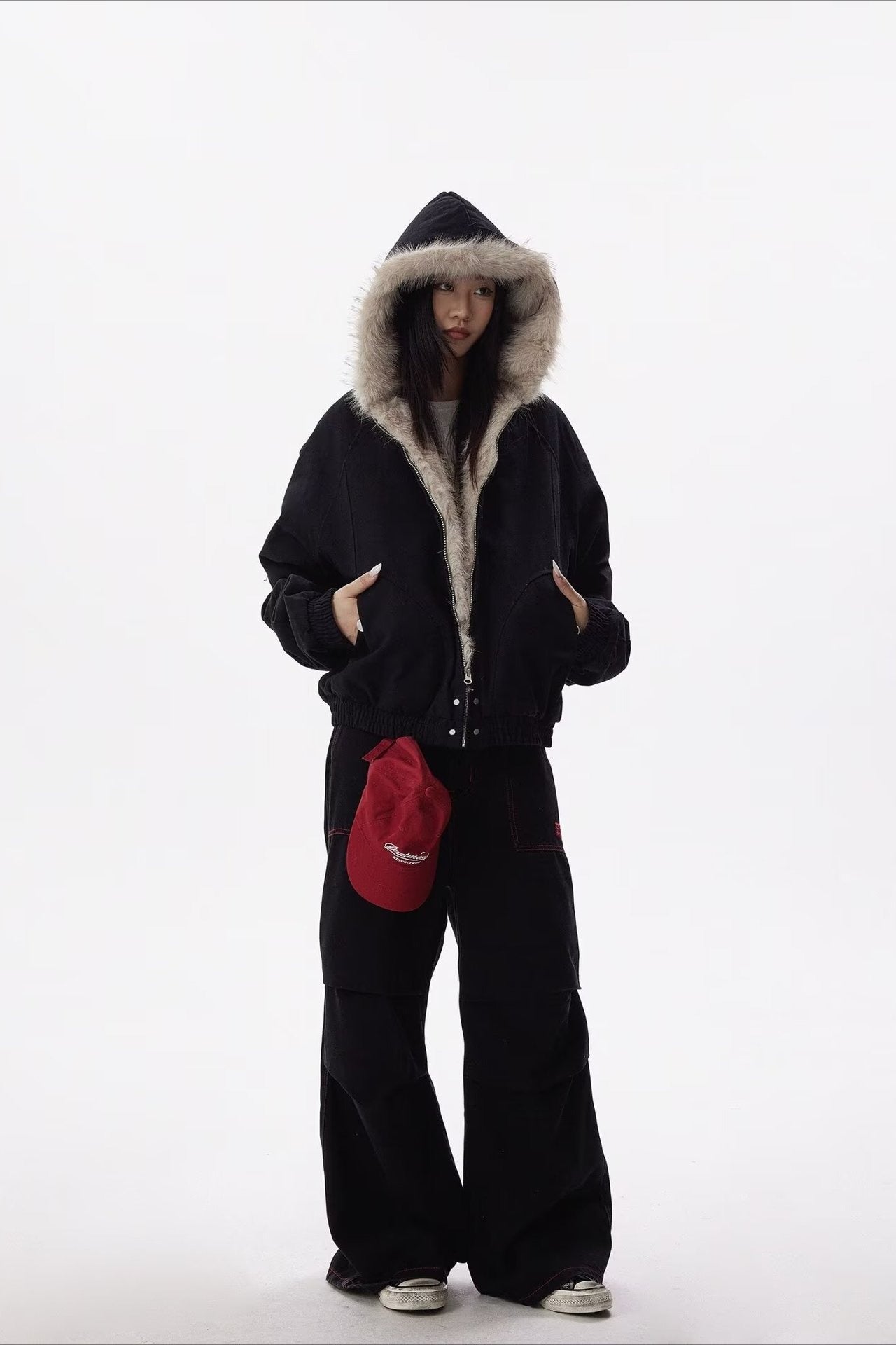 Sportlich geschnittene wattierte Steppjacke mit Isolierung