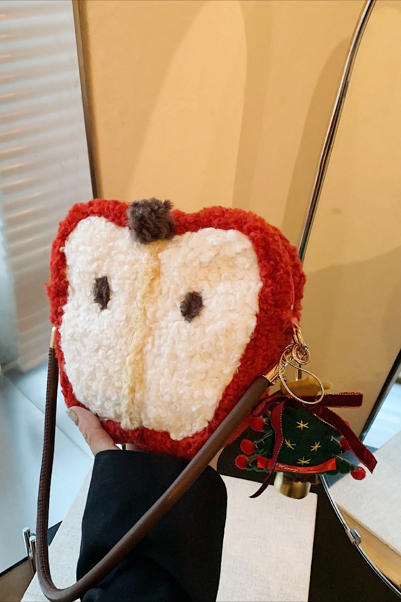 Flauschige Sherpa-Apfeltasche Niedliche Mini-Handtasche zum Tragen in der Hand, über der Schulter oder quer getragen
