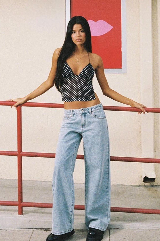 Haut court dos nu à pois avec col noué derrière le cou