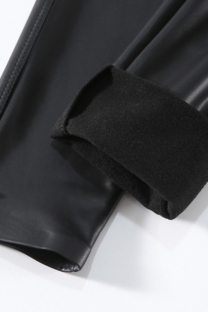Legging Térmica de Couro Sintético Acinturada e Resistente ao Vento