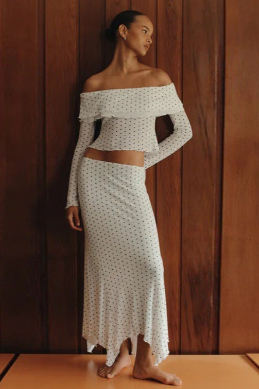 Schulterfreies zweiteiliges Set mit Tupfenmuster