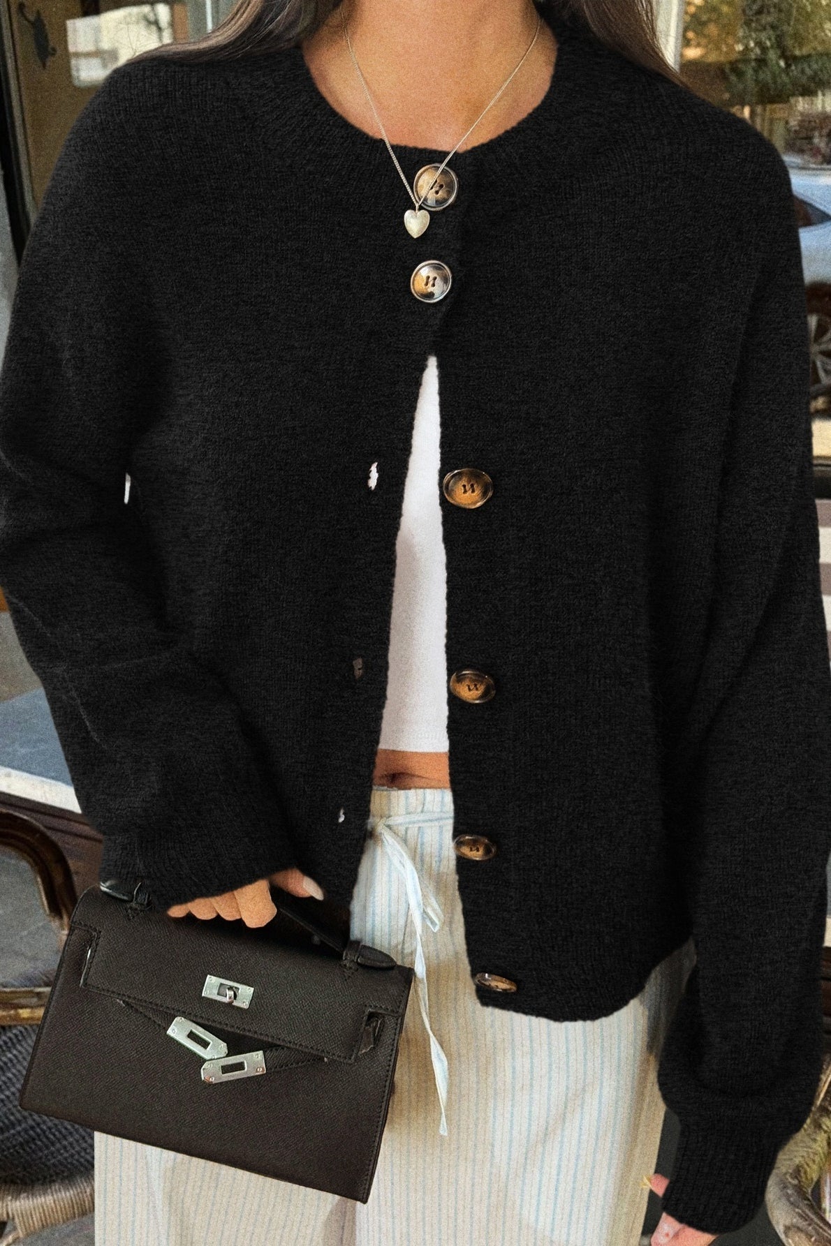 Cardigã Minimalista de Manga Longa com Botões