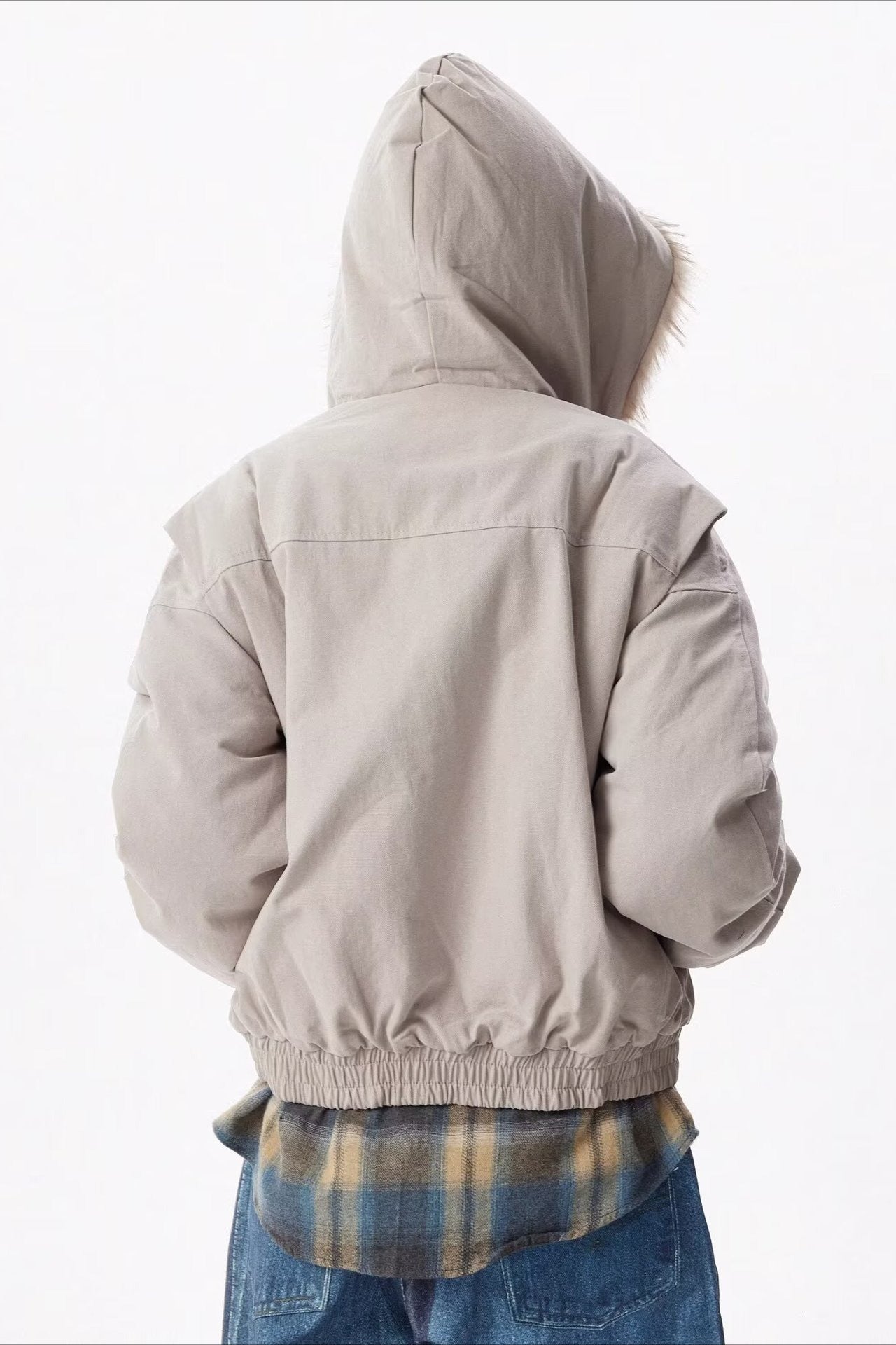 Sportlich geschnittene wattierte Steppjacke mit Isolierung