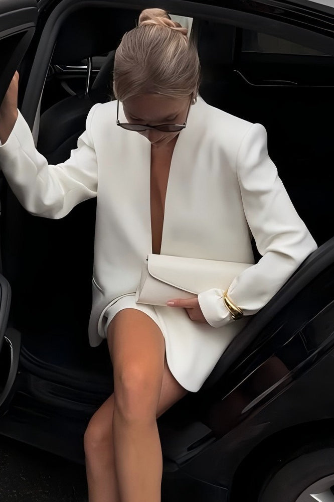 Pevně střižené jednorušné sako s běžným střihem ramen