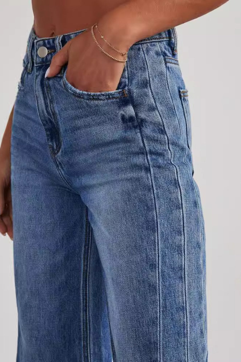 Jean large lavé minimaliste uni