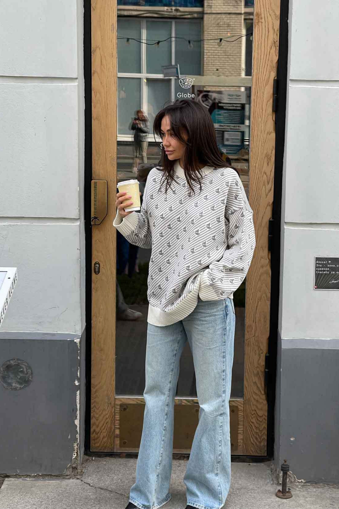 Pull tricoté à col rond motif voilier