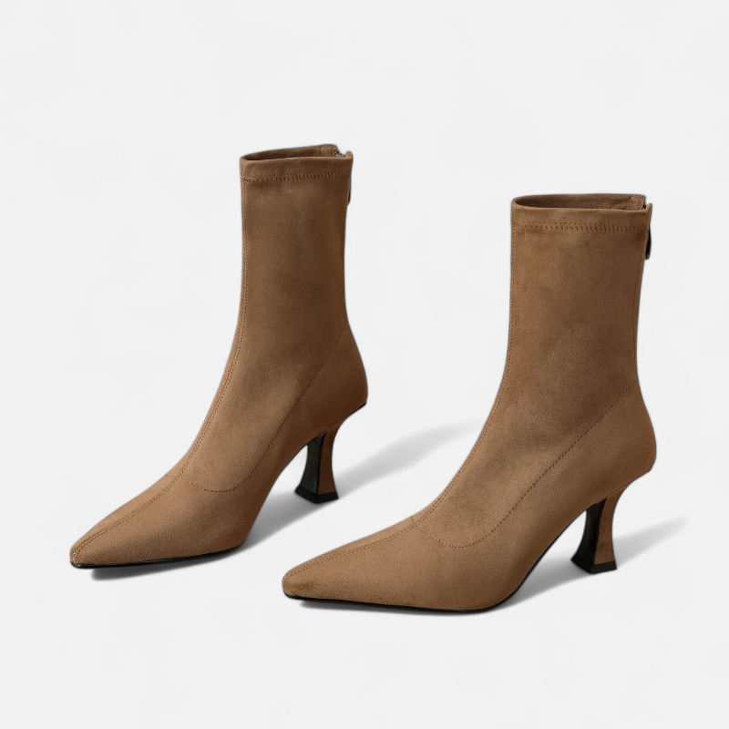 Bottines à Bout Pointu et Petit Talon Fin pour Femme – Silhouette Affirmée, Élégance Sensuelle