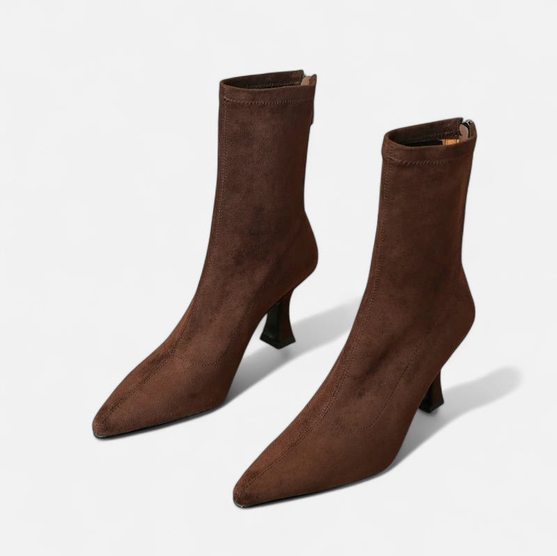 Bottines à Bout Pointu et Petit Talon Fin pour Femme – Silhouette Affirmée, Élégance Sensuelle