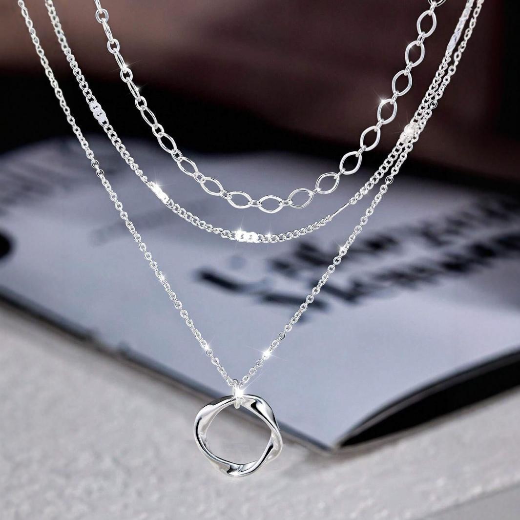 Collier superposé minimaliste élégant