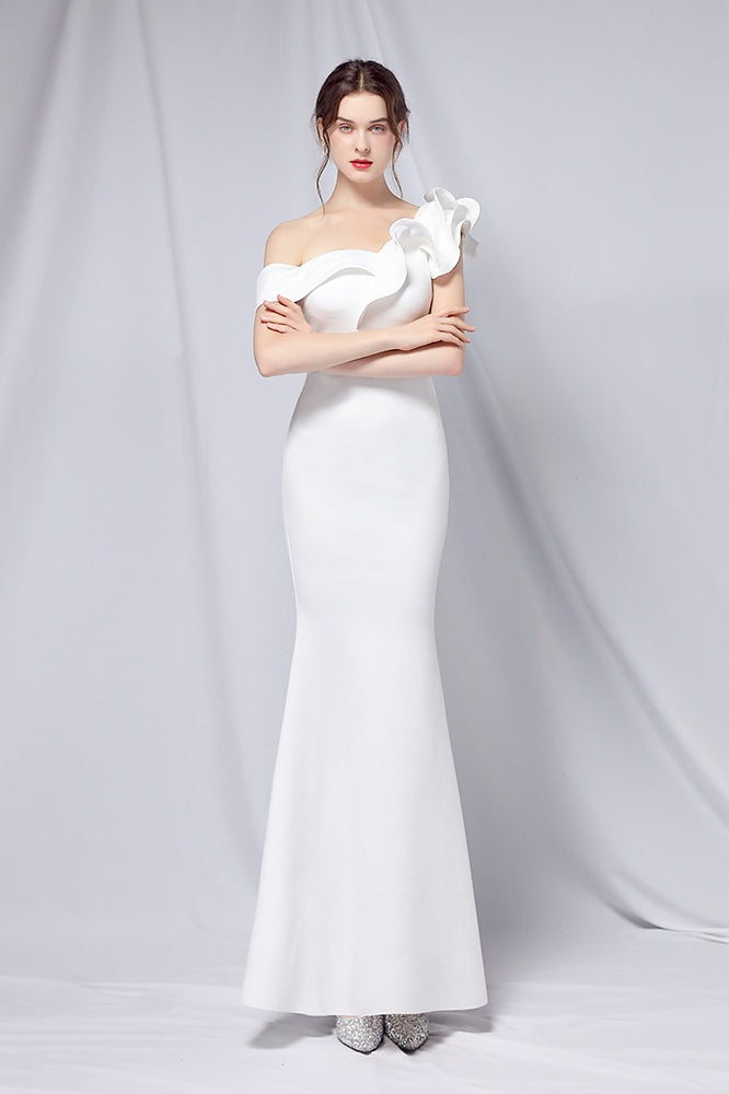 Abito lungo da festa a sirena con spalle scoperte