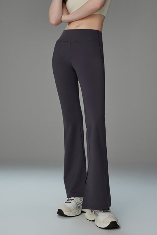 Gebürstete, mit Fleece gefütterte, ausgestellte Leggings mit Schlitz