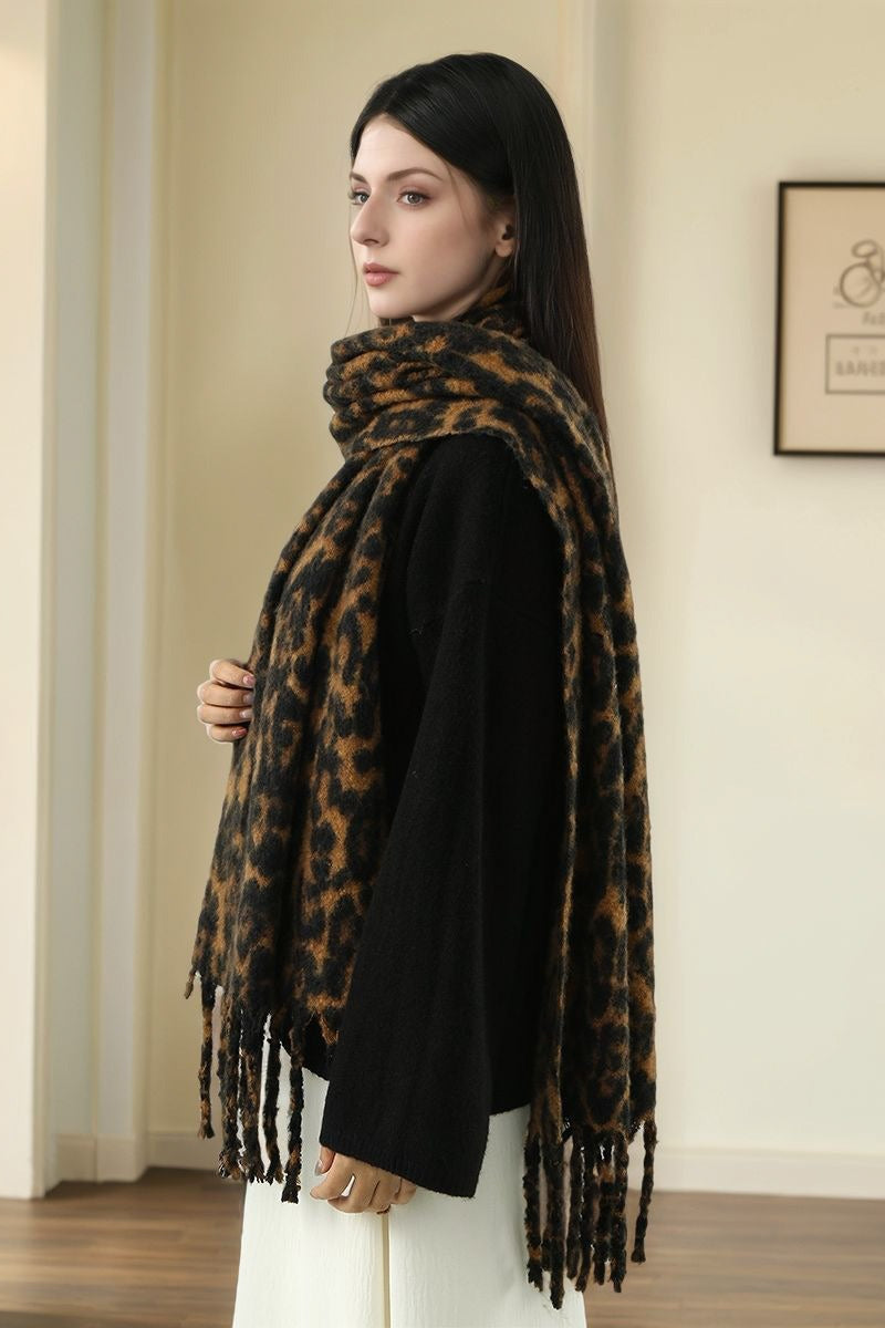 Cachecol Grosso com Estampa de Onça em Cashmere Sintético
