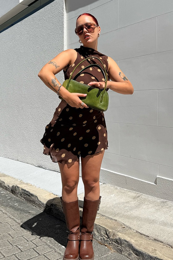 Mini-Kleid mit Polka-Dots und gerafftem, körpernahem Schnitt