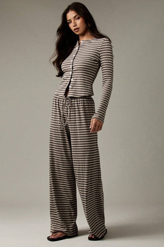 Conjunto Fácil de Dos Piezas con Cordón a Rayas