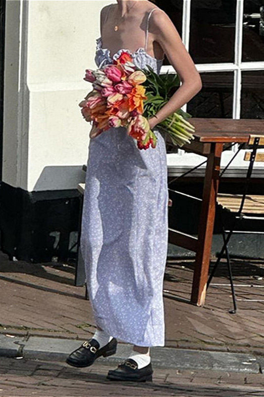 Vestido largo floral con tirantes finos y volantes