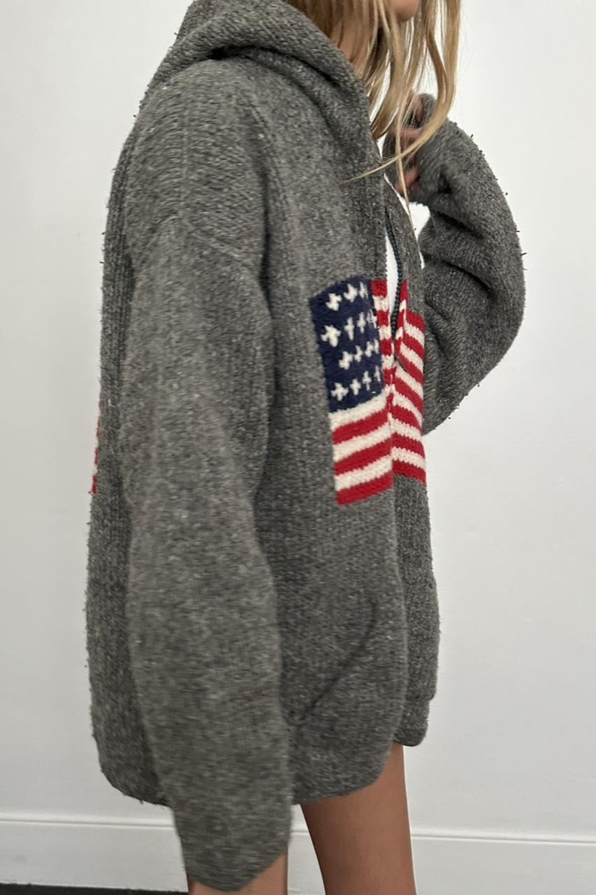 Moletom com Capuz, Zíper e Estampa Gráfica de Bandeira Chic