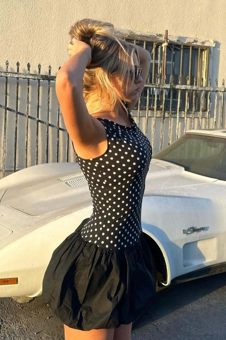 Sexy gepunktetes Trägertop mit Tulpen-Saum Mini-Kleid