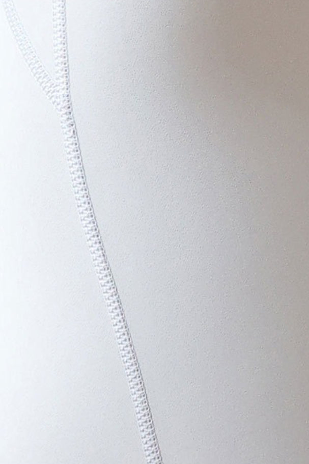 Hochgeschnittene, schlank geschnittene, schnell trocknende Leggings mit ausgestelltem Bein