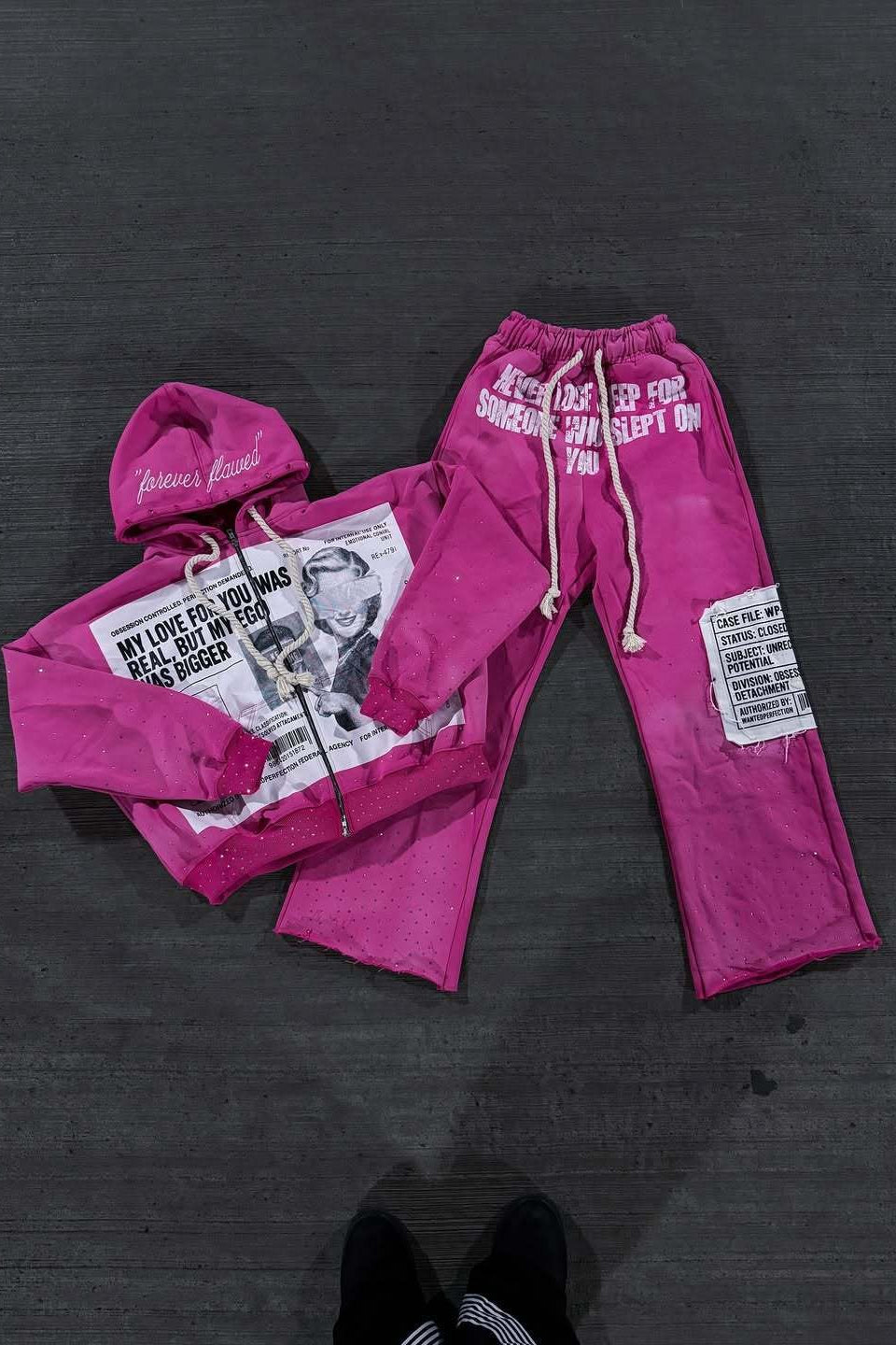 Moletom Street com Capuz, Blocos de Cor e Strass