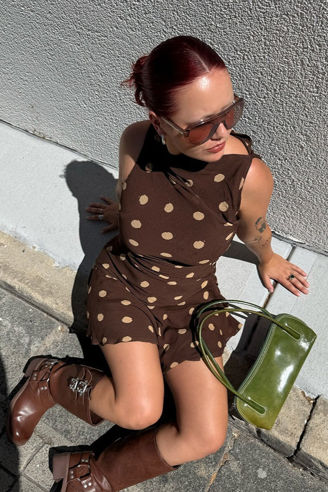 Mini-Kleid mit Polka-Dots und gerafftem, körpernahem Schnitt