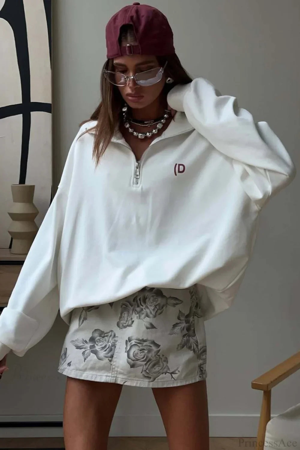 Sudadera informal con estampado de letras en bloques de colores atléticos