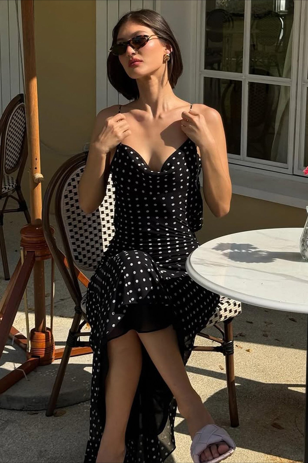 Maxikleid mit Tupfenmuster, rückenfrei und mit Bindebändern