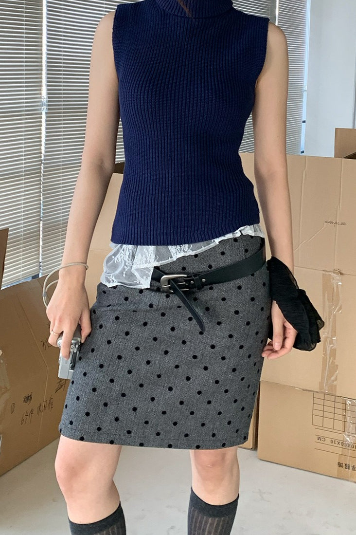 Midi sukně s vysokým pasem, puntíkovaná, těsně přiléhající, s plyšovým povrchem