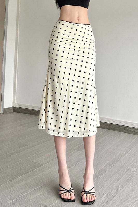 Fester Rock mit hoher Taille und eng anliegendem Schnitt, gepunktet