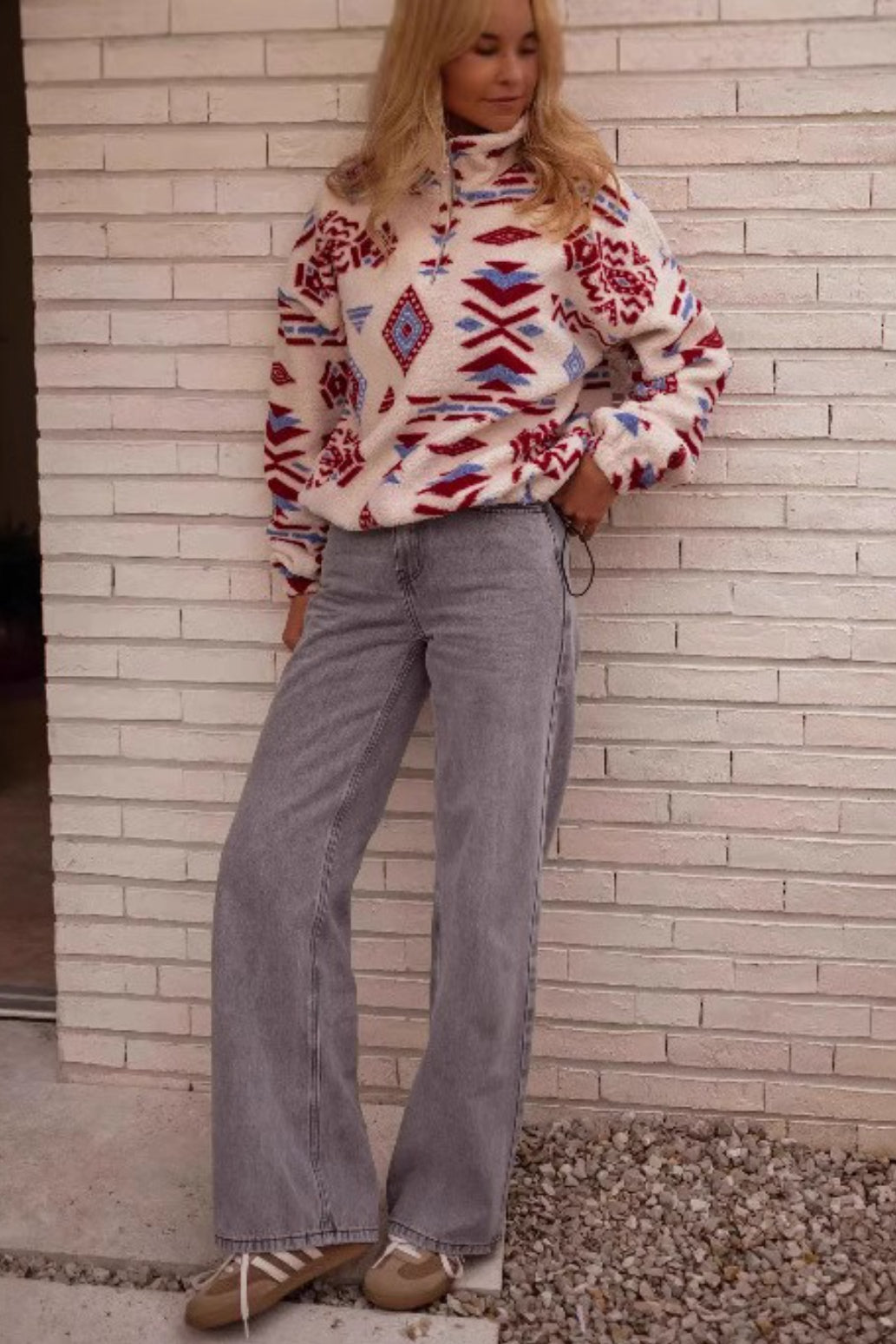 Moletom Grosso com Estampa Colorblock e Gola Alta