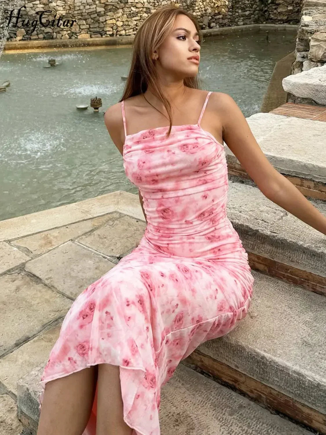 Rückenfreies, drapiertes Maxikleid mit Blumenmuster