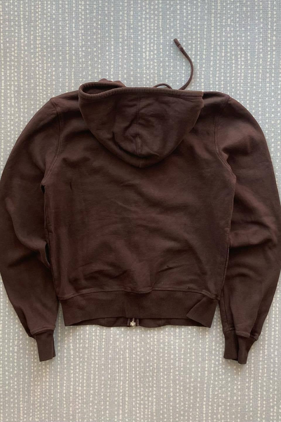 Sweat à capuche à fermeture éclair rivetée au style ancien