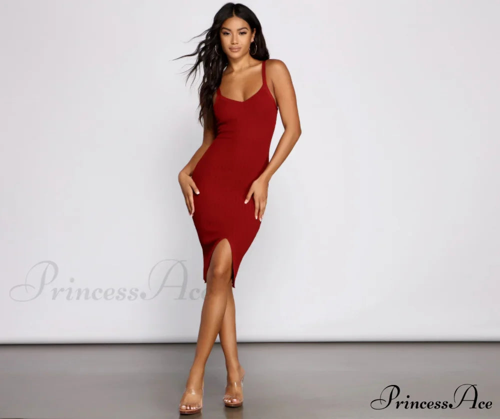 Better In Basics Charmantes geripptes Strickkleid