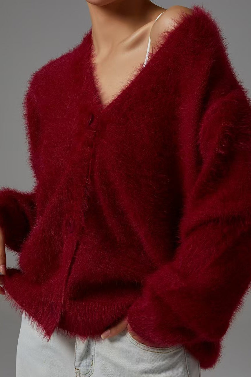 Strickjacke mit V-Ausschnitt aus Kunstpelzmischung