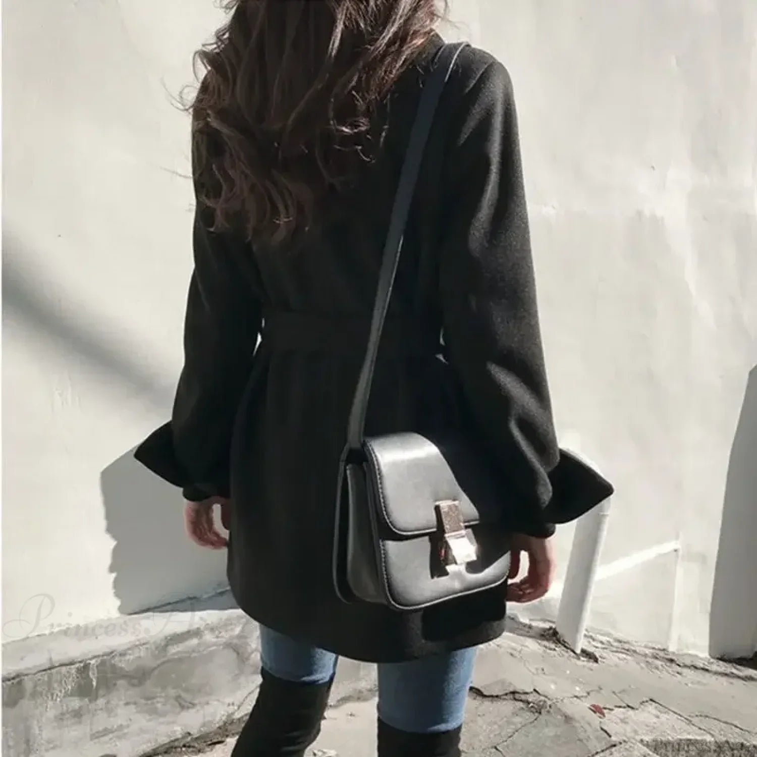 Manteau long noir en laine mélangée à lacets