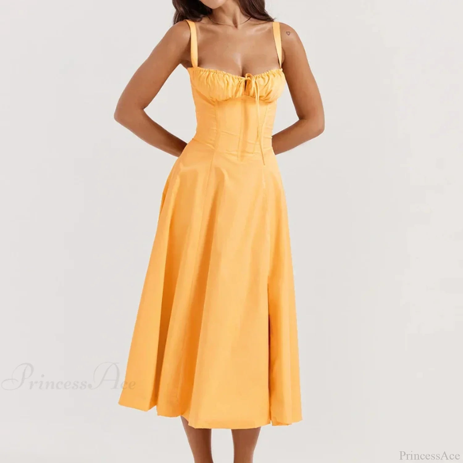 Boho-Kleid mit Spaghettiträgern, vorn gebunden, mit Blumenmuster