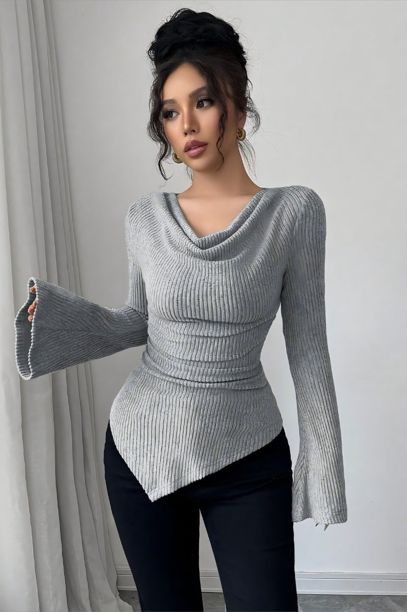 Top ceñido de punto con hombros descubiertos