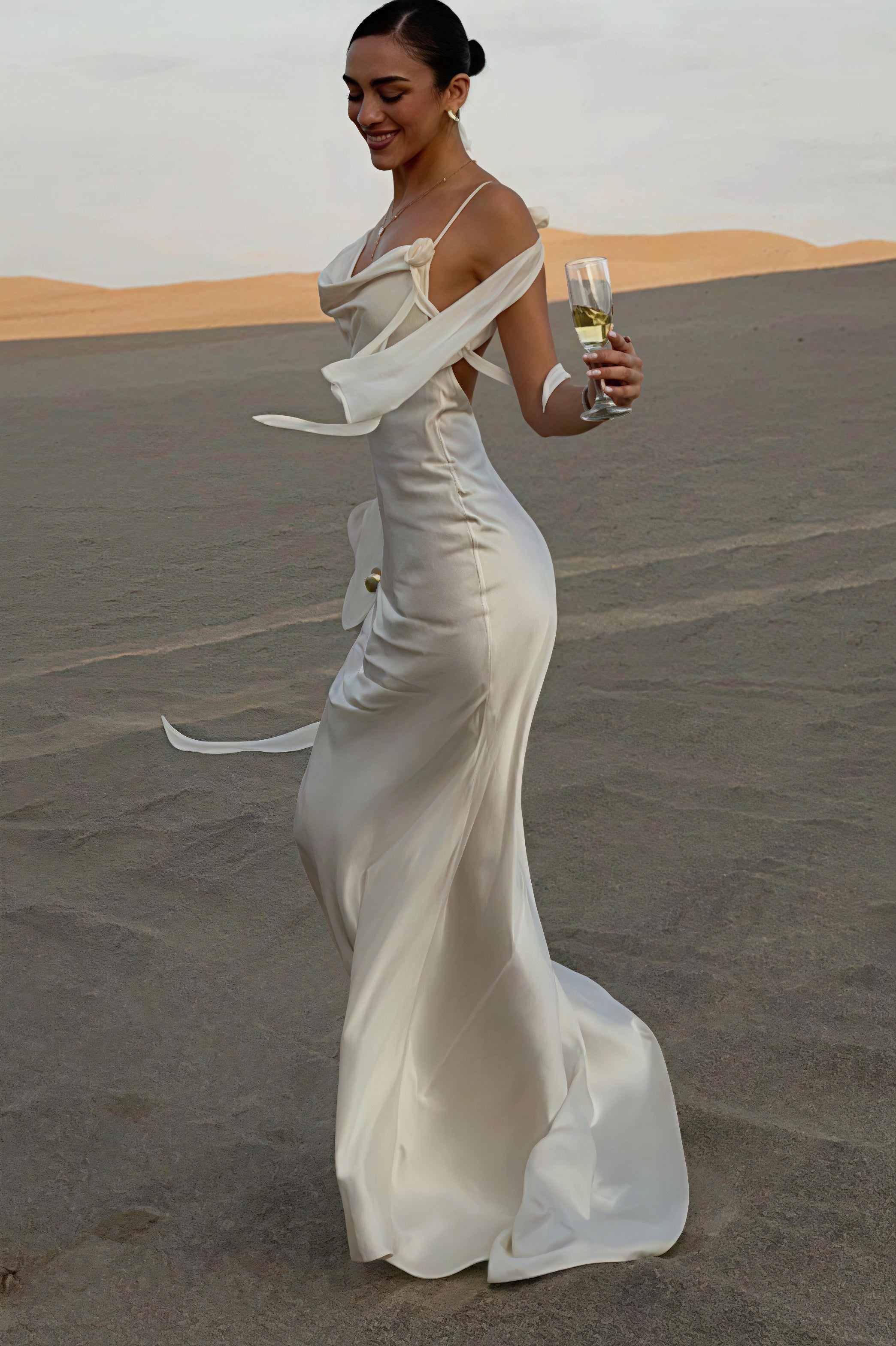 Solides Satin-Blumenmuster Rückenfreies Elegantes Maxikleid