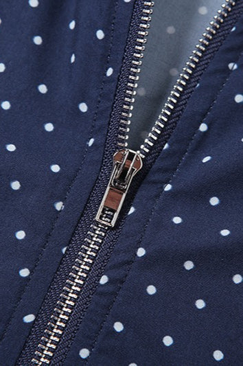 Completo due pezzi con canotta a pois e collo all'americana