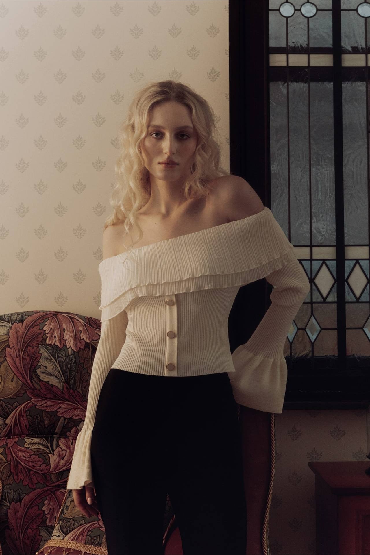 Tričko s dlouhým rukávem, panelové, s knoflíky a na ramenou shrnuté