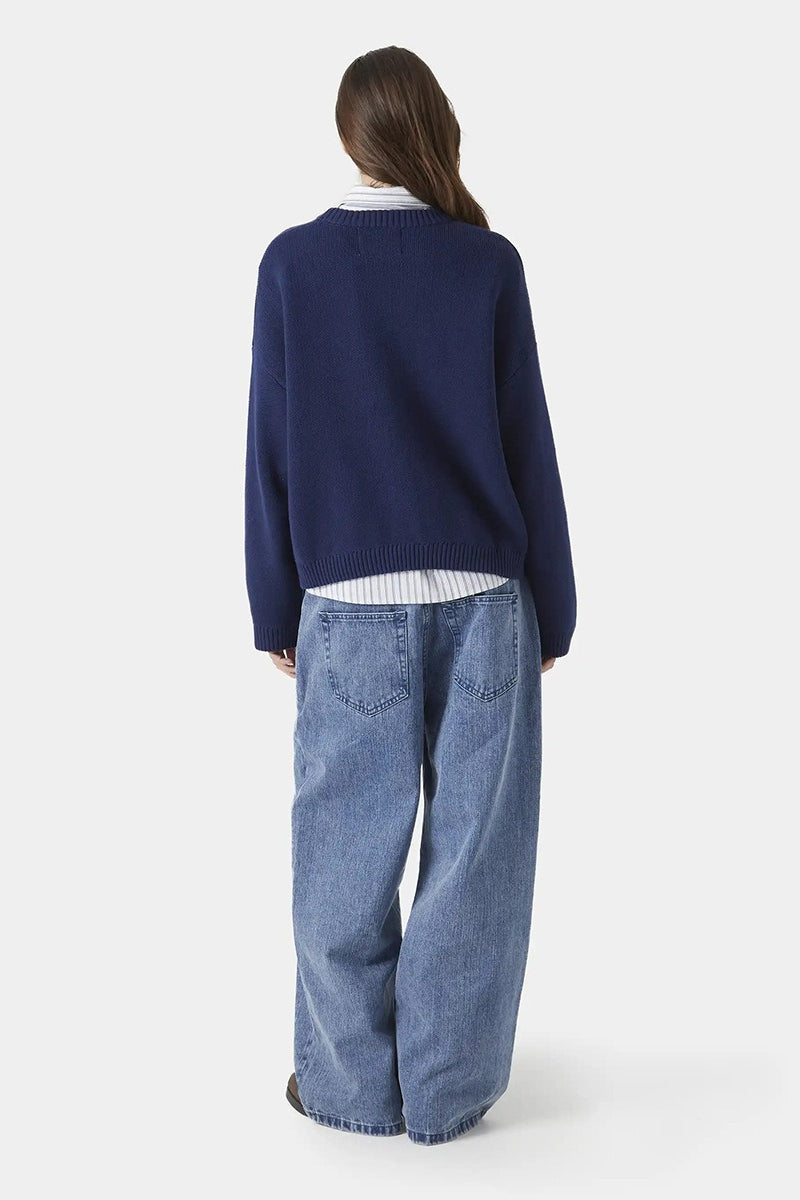 Vyšívaná pletená volná halenka