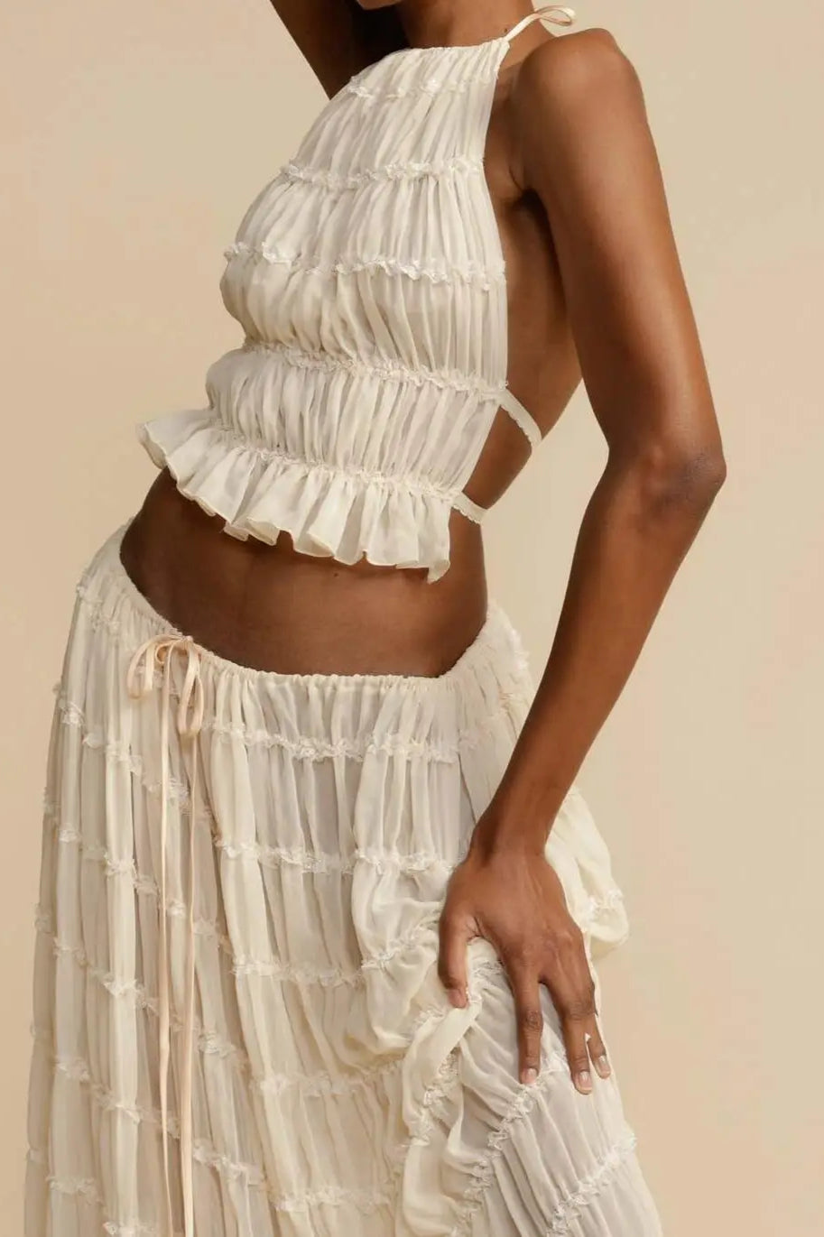 Gerüschtes Neckholder-Top und Maxirock im Bohème-Stil Kleid