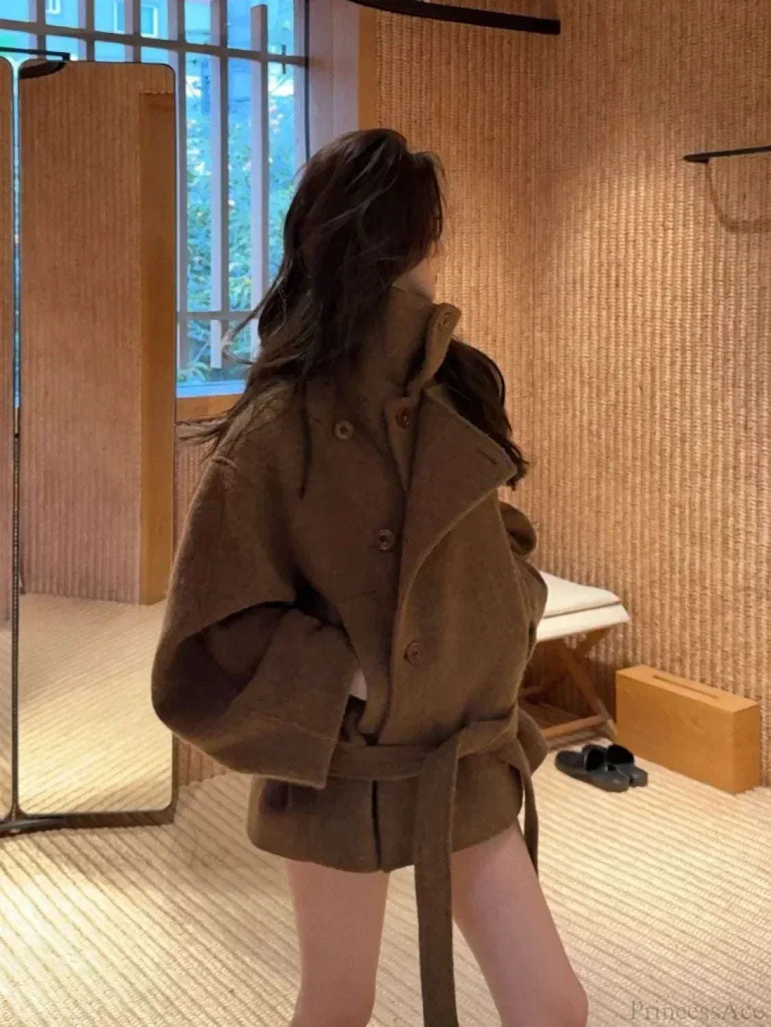 Sobretudo Casual de Lã com Amarração e Gola Alta