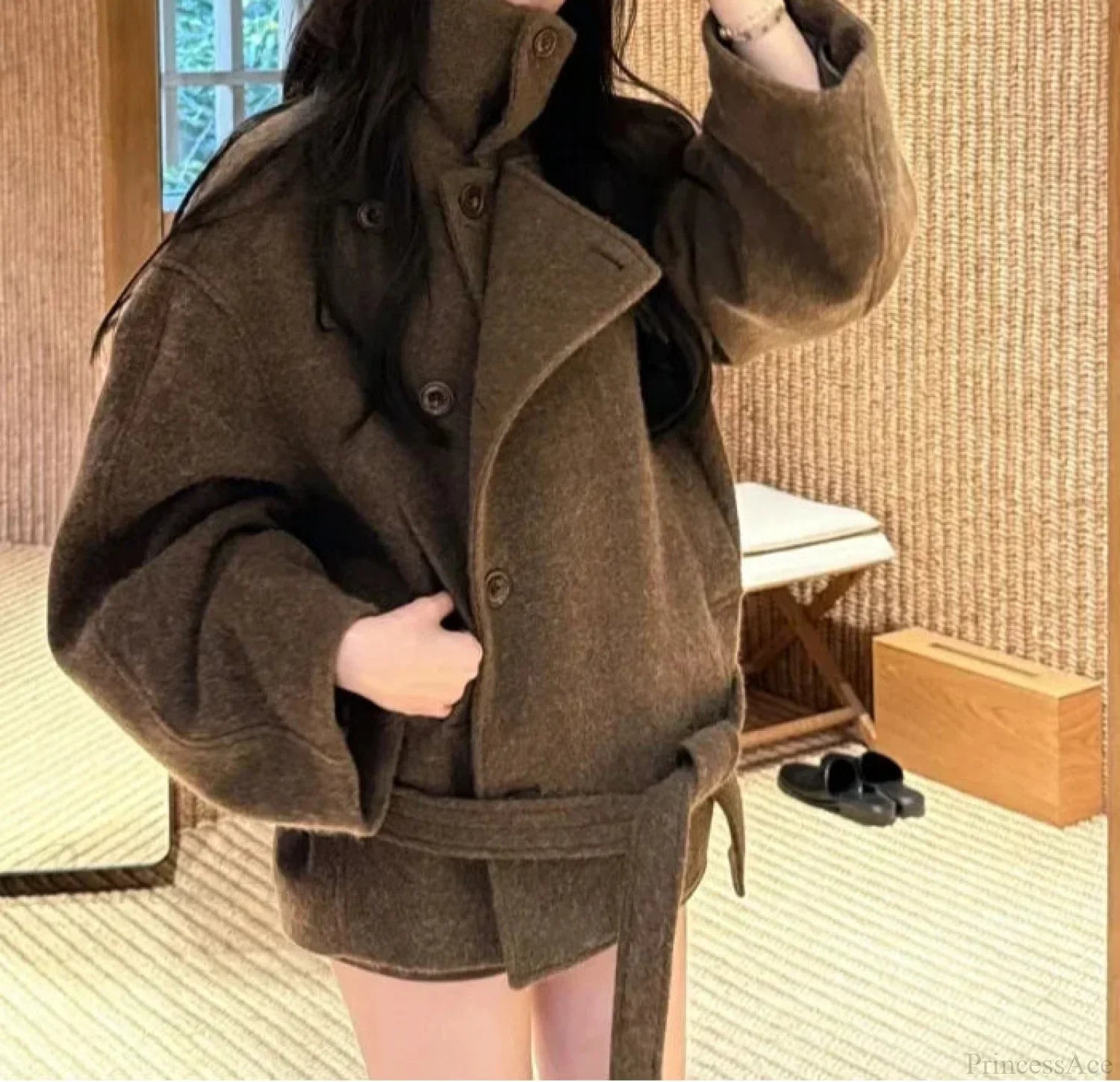 Sobretudo Casual de Lã com Amarração e Gola Alta