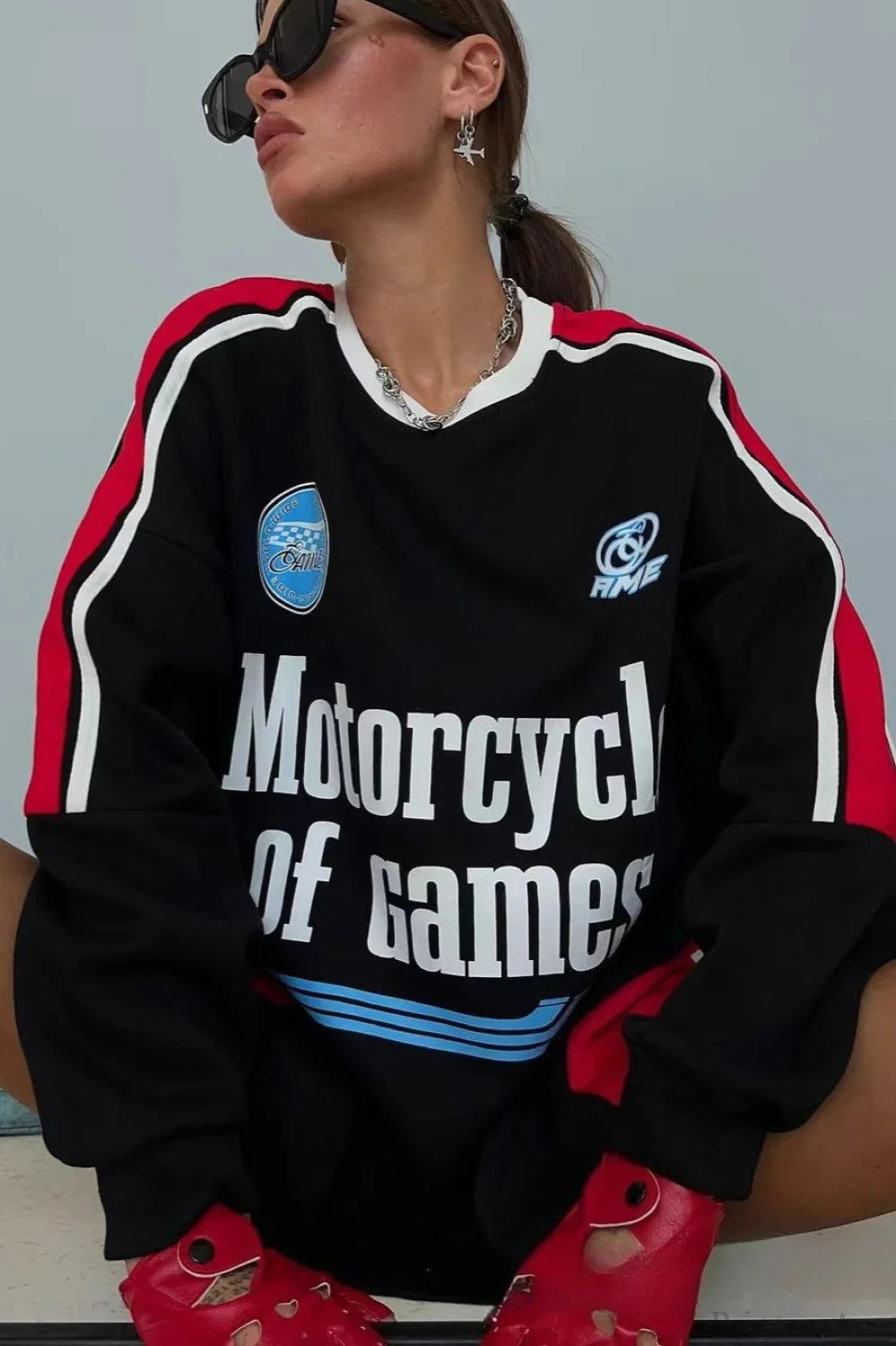 Felpa a maniche lunghe con collo rotondo e blocchi di colore in stile collegiale, taglio comodo