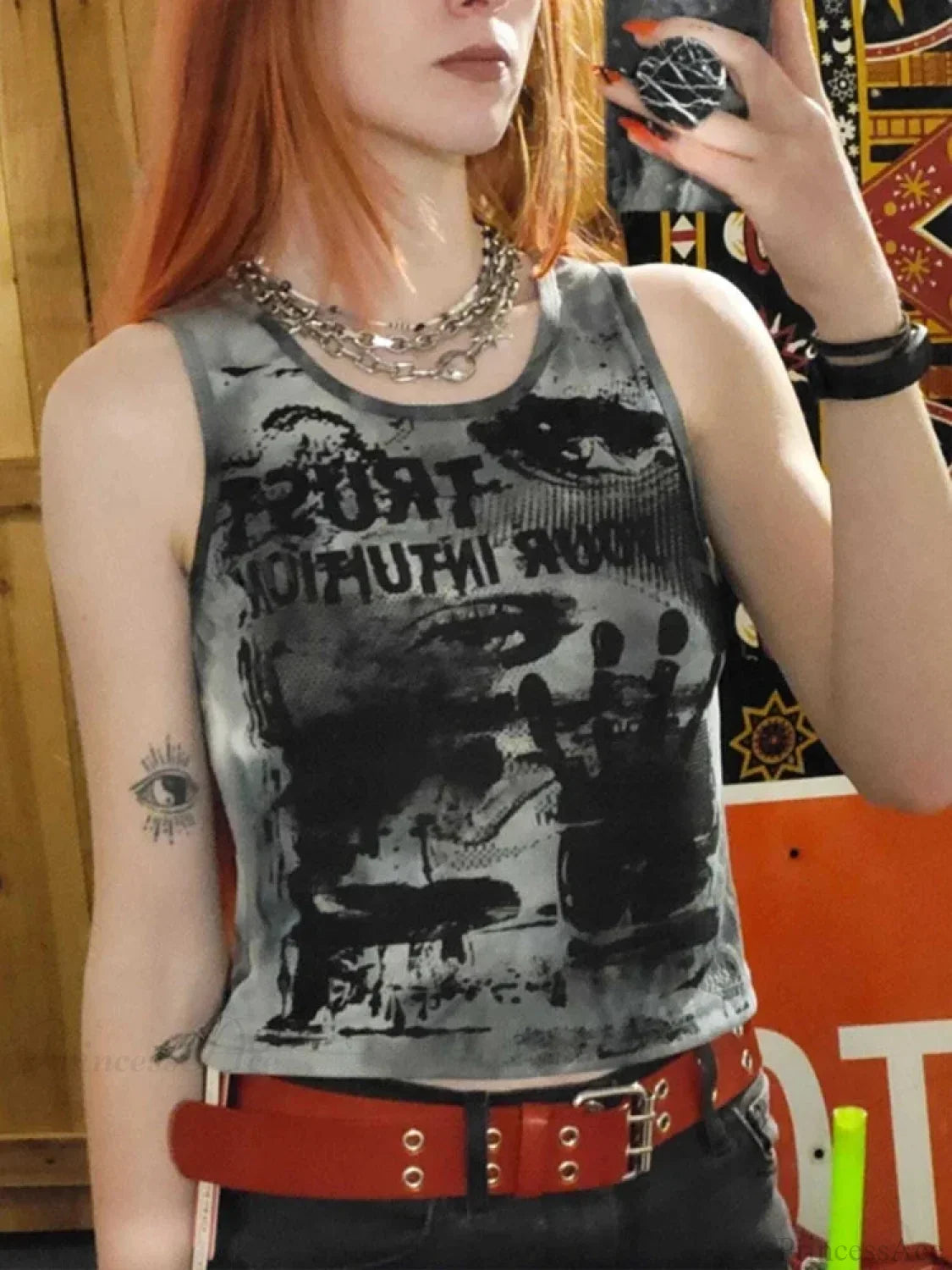 Bunt gefärbtes Oberteil