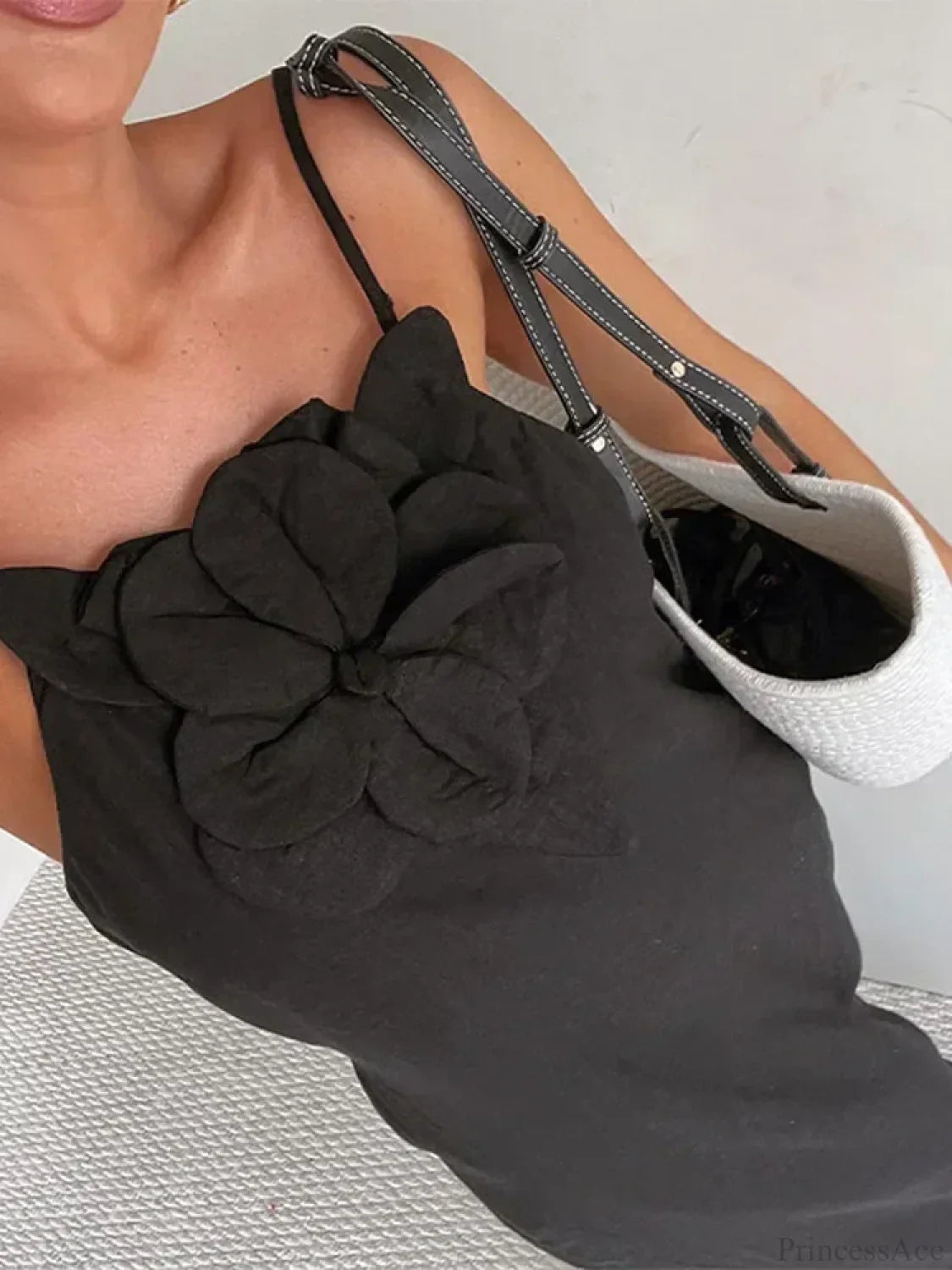 Abito lungo a spalline in cotone e lino con fessura e fiore 3D tinta unita