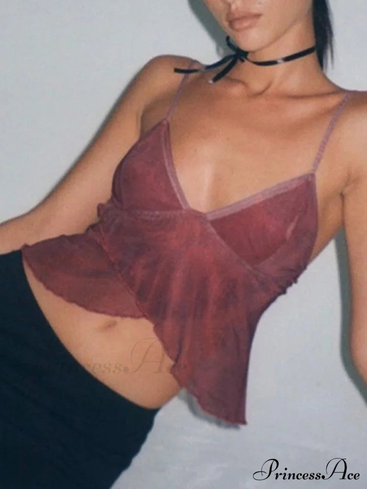 Top corto a rete alla moda con incrocio e collo all'americana