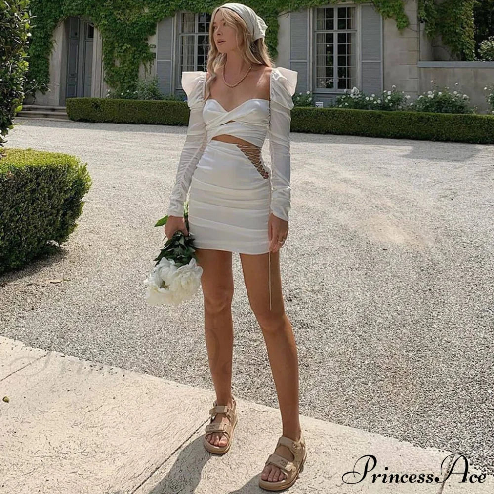 Vestido Elegante com Mangas Bufantes e Recortes