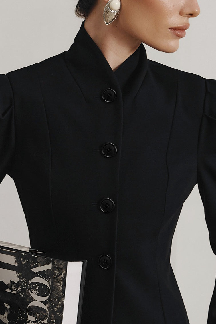 Francouzský elegantní blejzr s stojáčkem a nabíranými rukávy