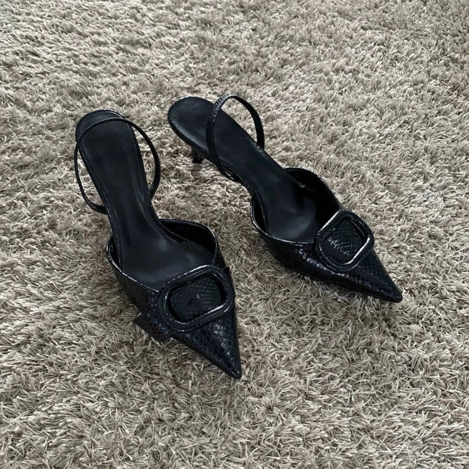 Dark Leather Pointed Toe Mysterious Stiletto